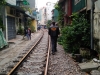 Linha de comboio que atravessa Hanói